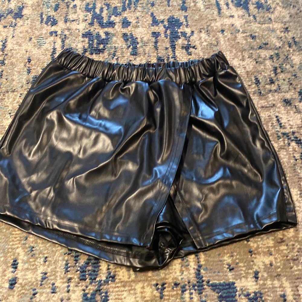 Leather Skort !